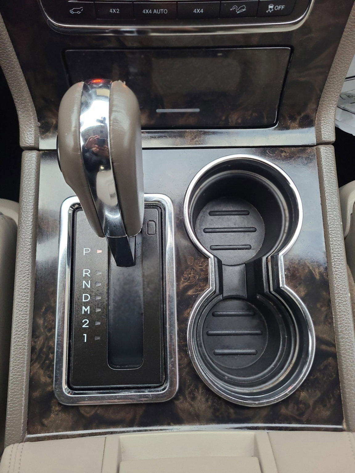 Used 2016 Lincoln Navigator Select image 15