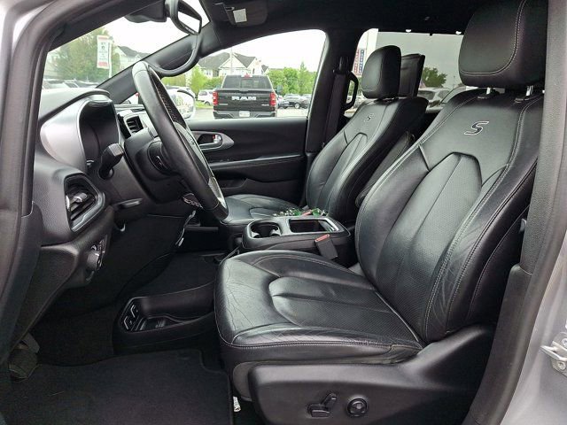 Certified 2019 Chrysler Pacifica Touring-L Plus w/ Advanced Safetytec Group FWD image 18