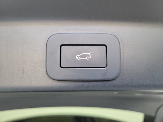 Used 2025 Jaguar F-PACE R-Dynamic S AWD/4WD image 10