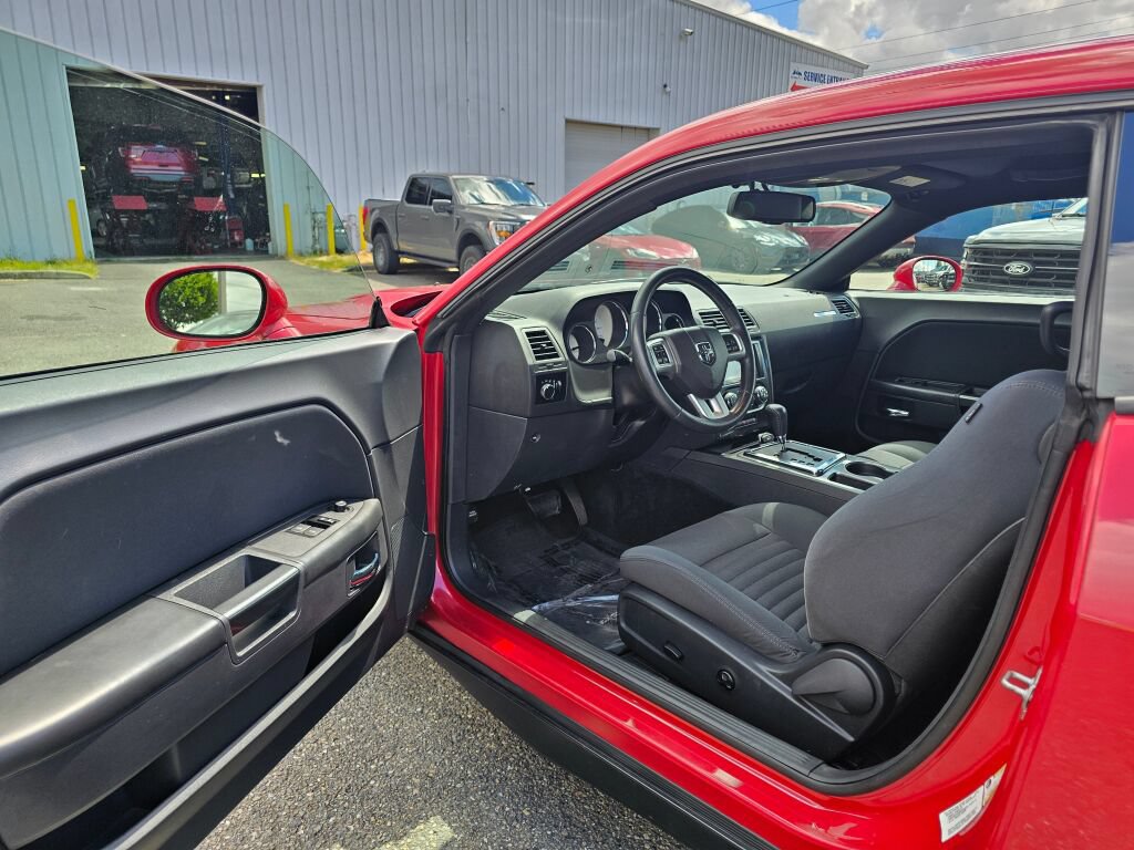 Used 2013 Dodge Challenger SXT RWD image 14