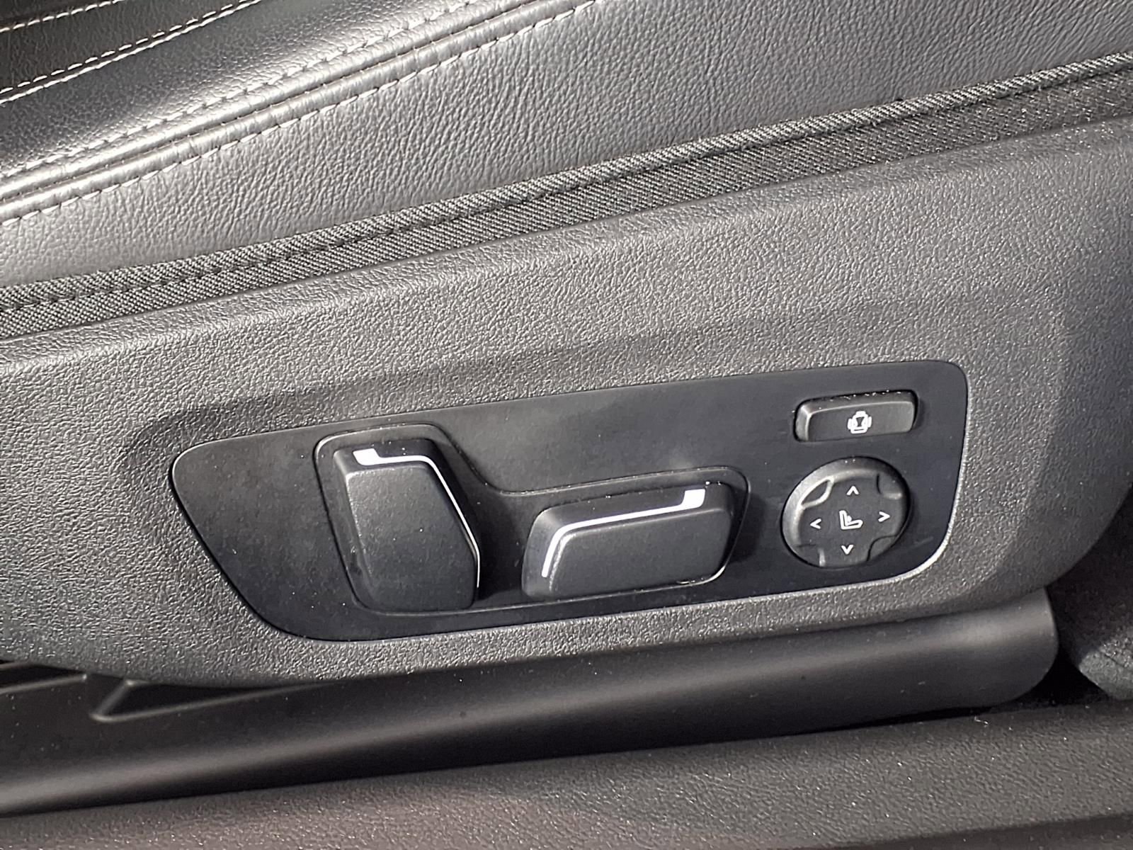 Used 2024 BMW M2 w/ Lighting Package image 10