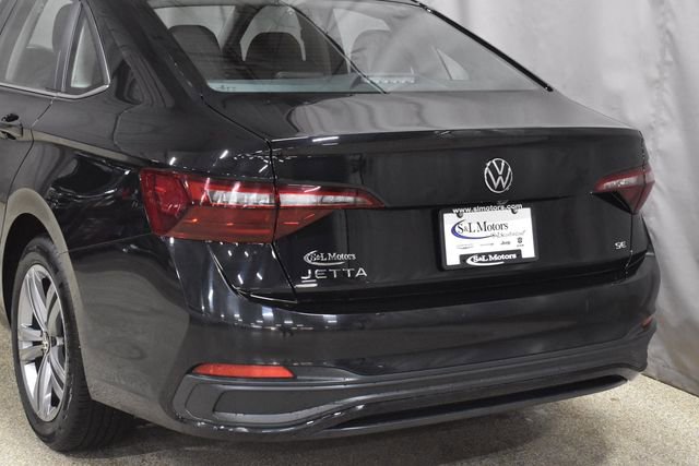Used 2024 Volkswagen Jetta SE image 9