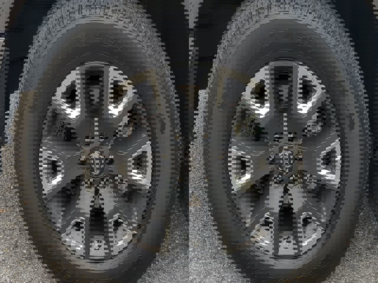 Used 2024 Nissan Titan Platinum Reserve w/ Moonroof Package image 11