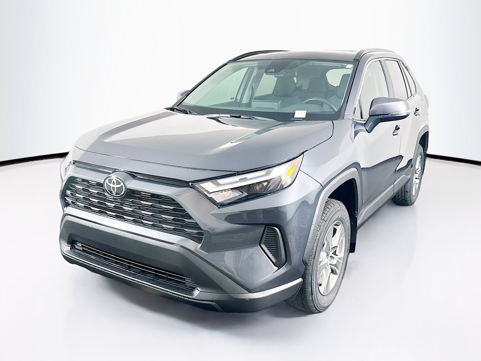 Used 2025 Toyota RAV4 XLE w/ Convenience Package FWD image 3