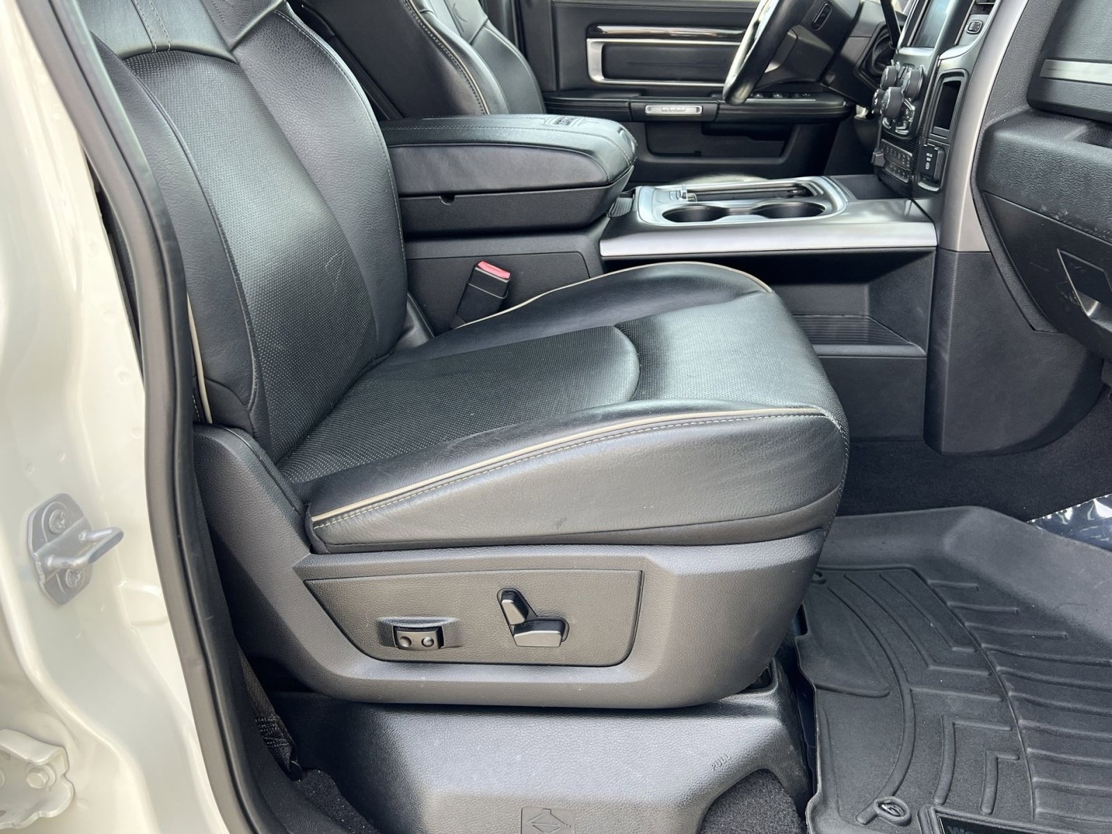 Used 2017 RAM 2500 Limited image 27