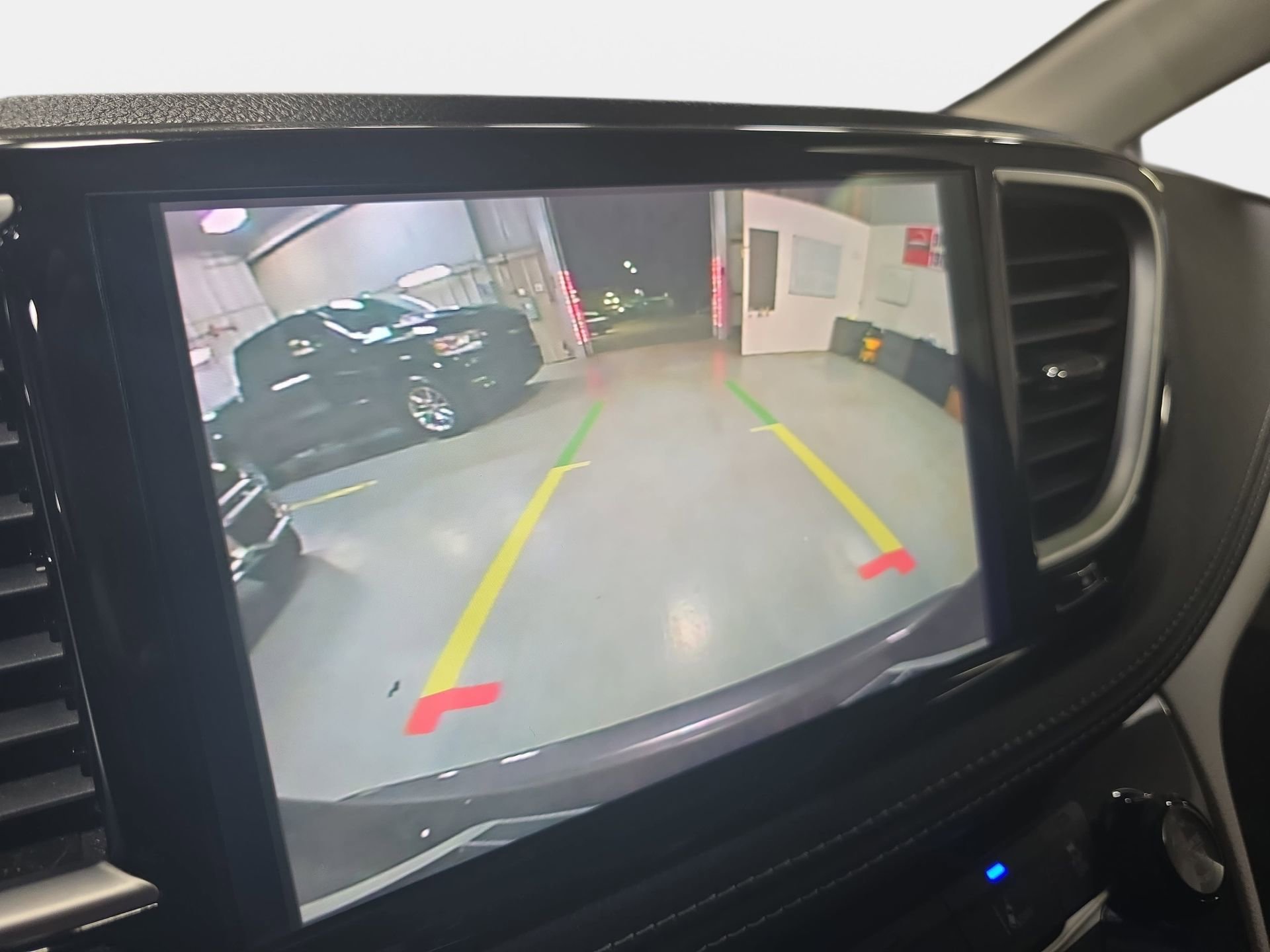 Used 2023 Chrysler Pacifica Limited image 22