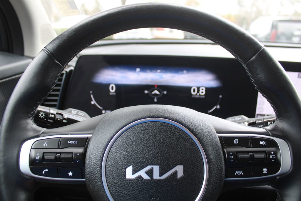 Used 2024 Kia Sportage SX image 27