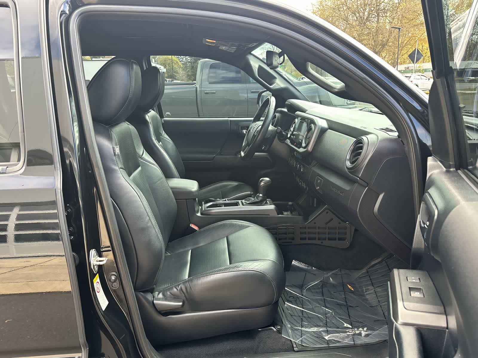 Used 2018 Toyota Tacoma TRD Off-Road image 9