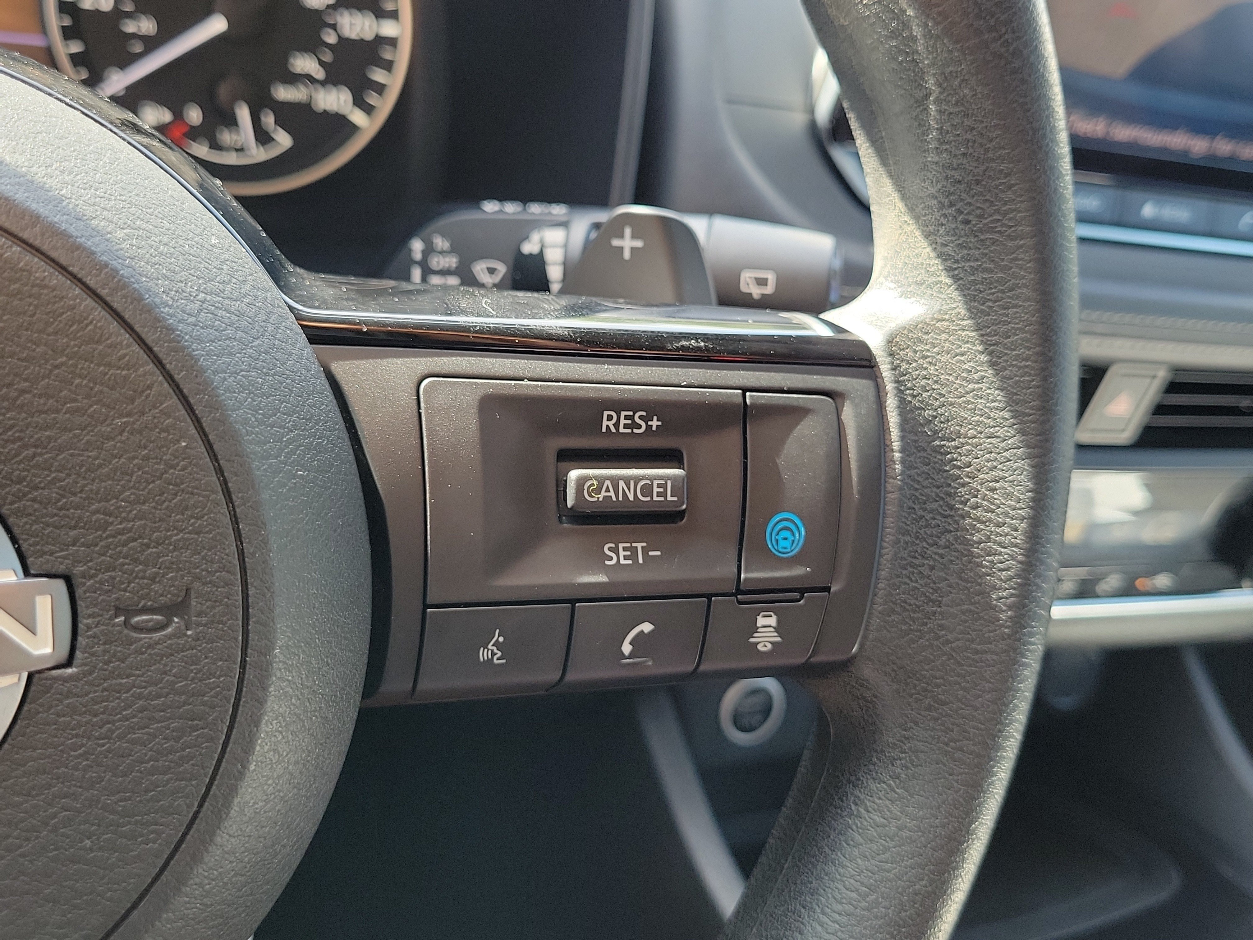 Used 2023 Nissan Rogue SV FWD image 22