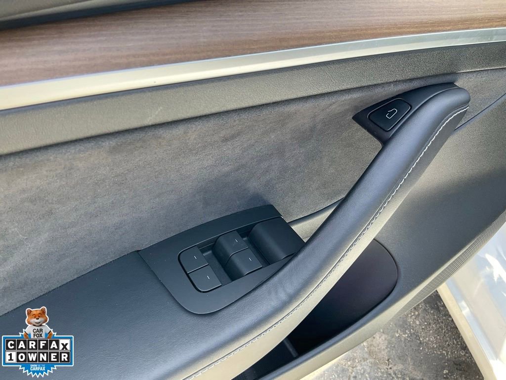 Used 2022 Tesla Model 3 Long Range AWD/4WD image 25