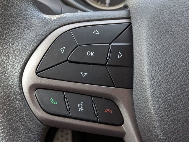 Used 2020 Jeep Cherokee Latitude FWD image 22