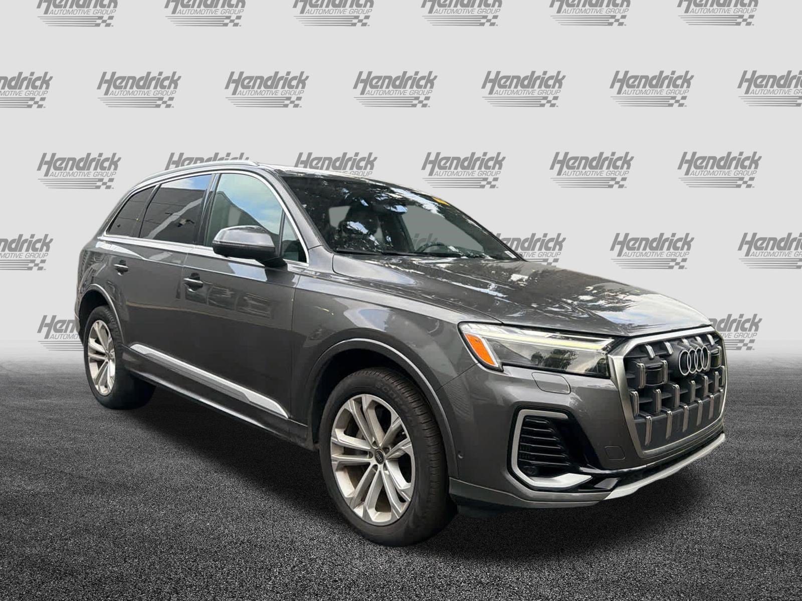 Used 2025 Audi Q7 3.0T Premium Plus AWD/4WD image 3