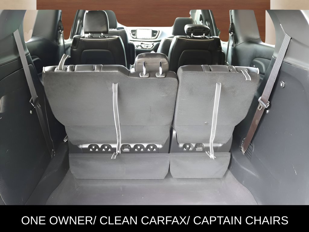 Used 2026 Chrysler Pacifica Limited FWD image 15