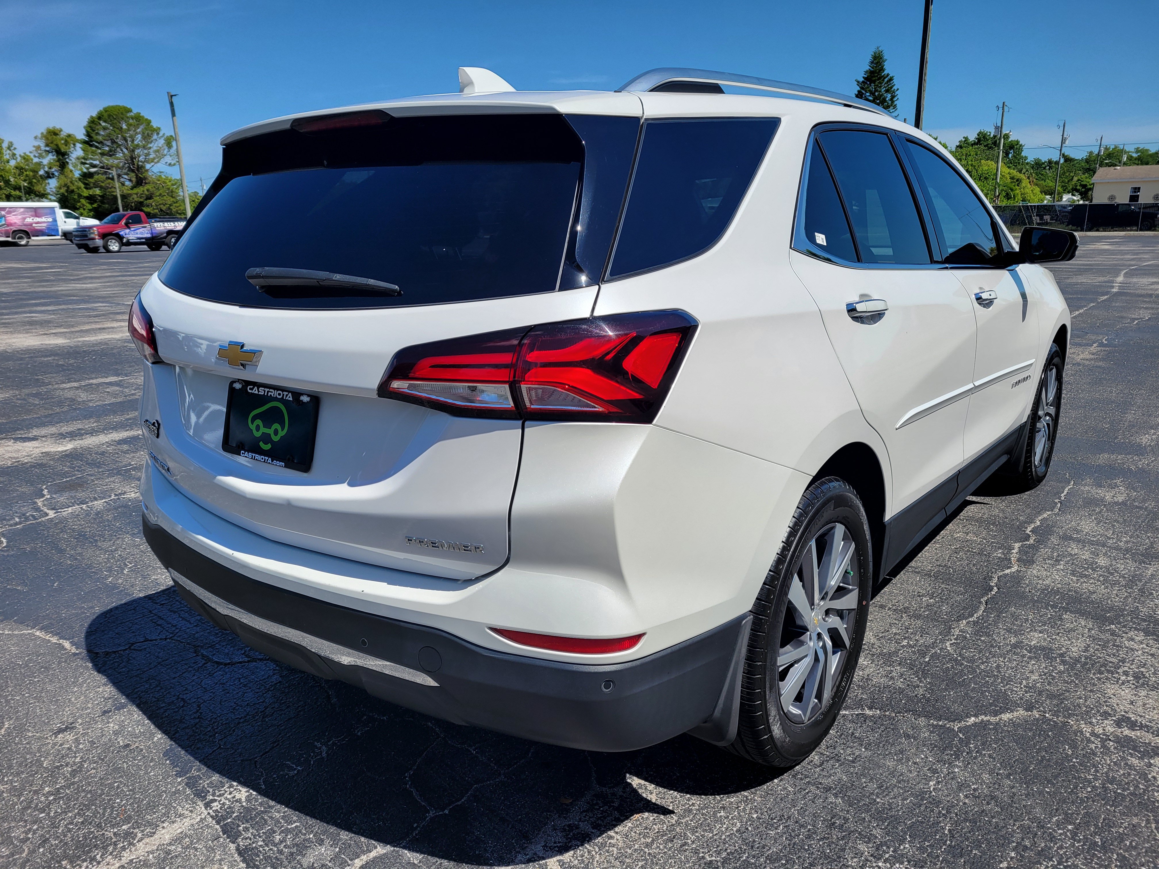 Certified 2024 Chevrolet Equinox Premier FWD image 5