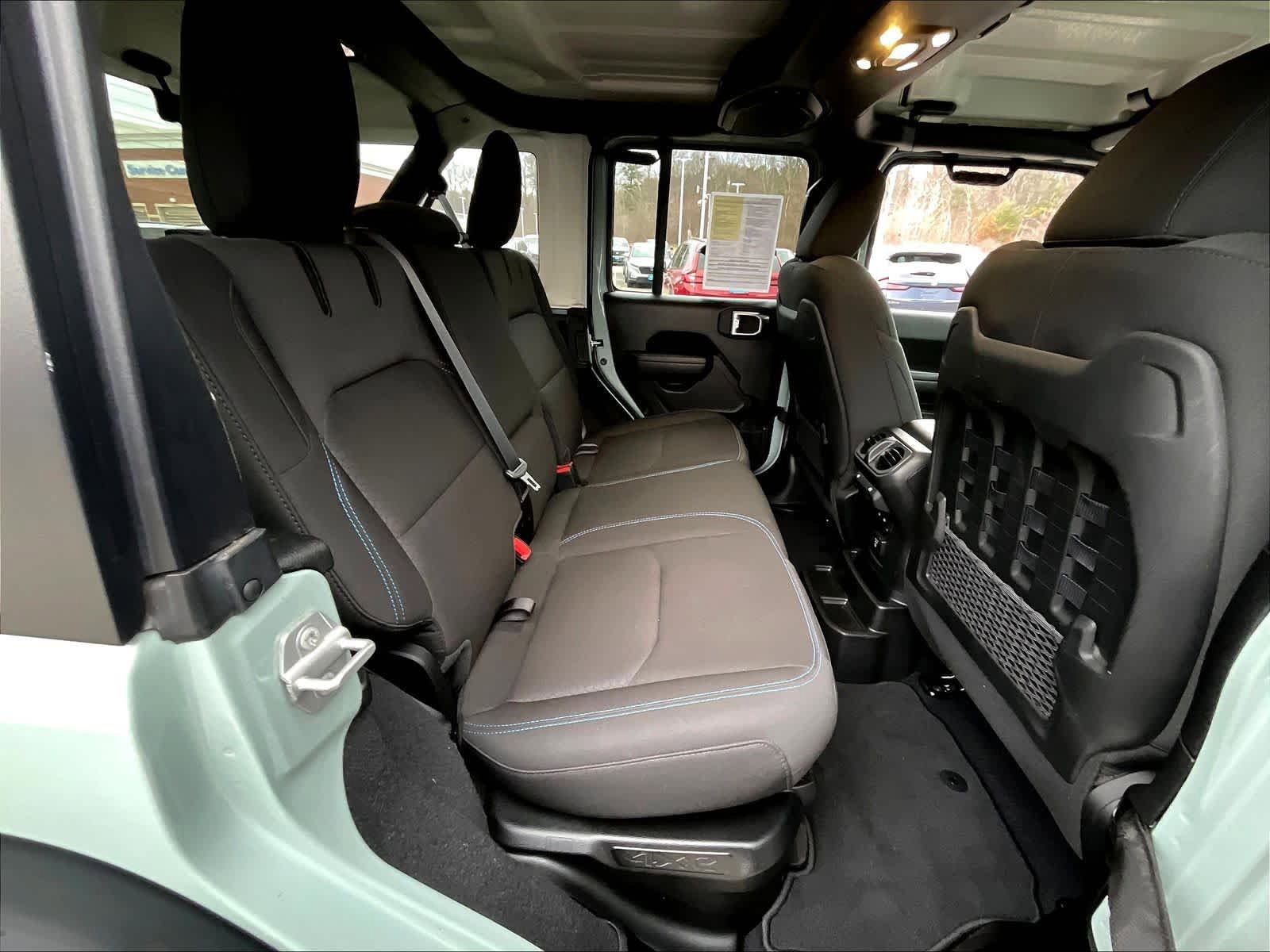 Used 2023 Jeep Wrangler Unlimited Rubicon 4xe AWD/4WD image 16