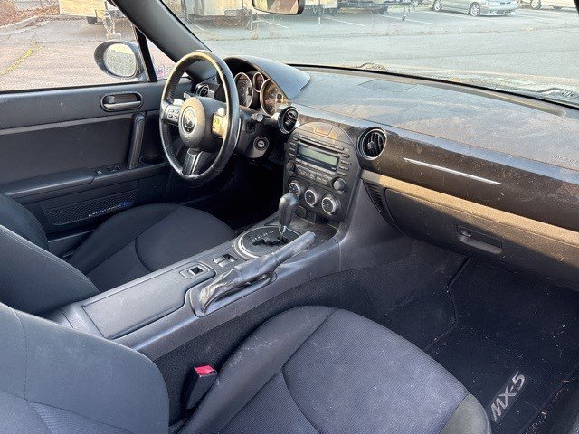 Used 2015 MAZDA MX-5 Miata Sport image 11