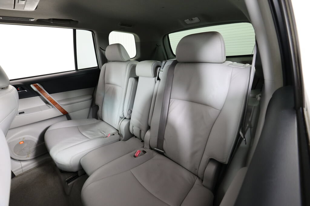 Used 2009 Toyota Highlander Limited AWD/4WD image 16