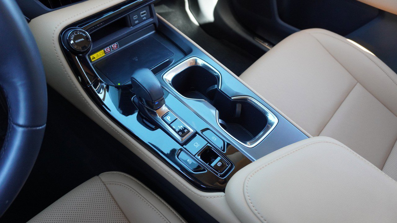 Used 2025 Lexus NX 250 FWD w/ Towing Package (2000 Lbs) image 20