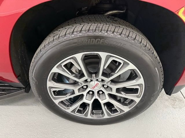 New 2026 GMC Yukon XL Denali w/ LPO, Floor Liner Package RWD video 4