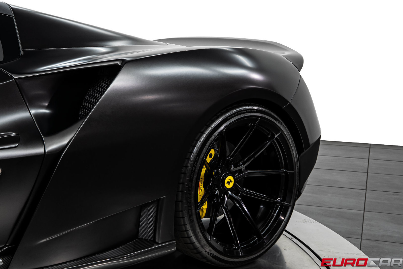 Used 2022 Ferrari F8 Tributo RWD image 24