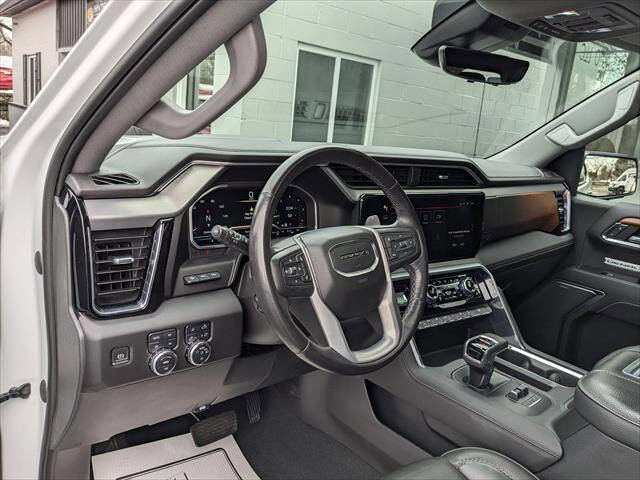 Used 2022 GMC Sierra 1500 Denali w/ Technology Package AWD/4WD image 9