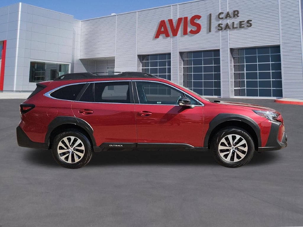 Used 2025 Subaru Outback Premium AWD/4WD image 4