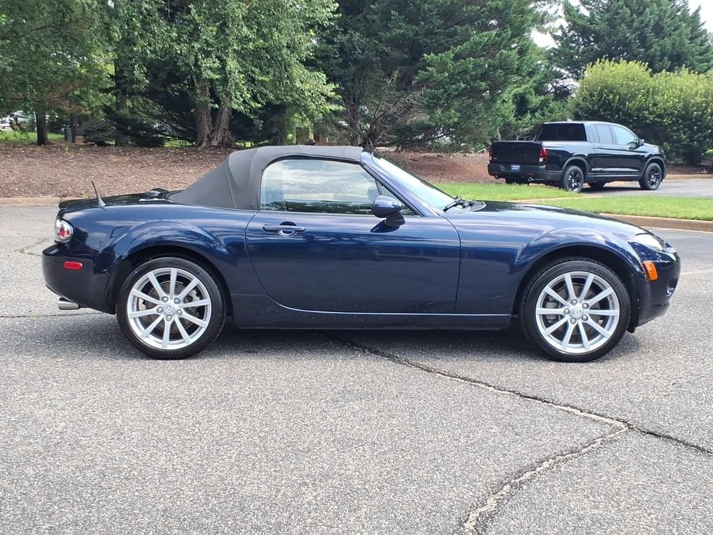 Used 2007 MAZDA MX-5 Miata Touring RWD image 3