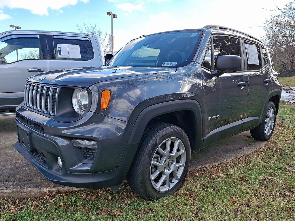 Used 2023 Jeep Renegade Latitude w/ Premium Group image 6