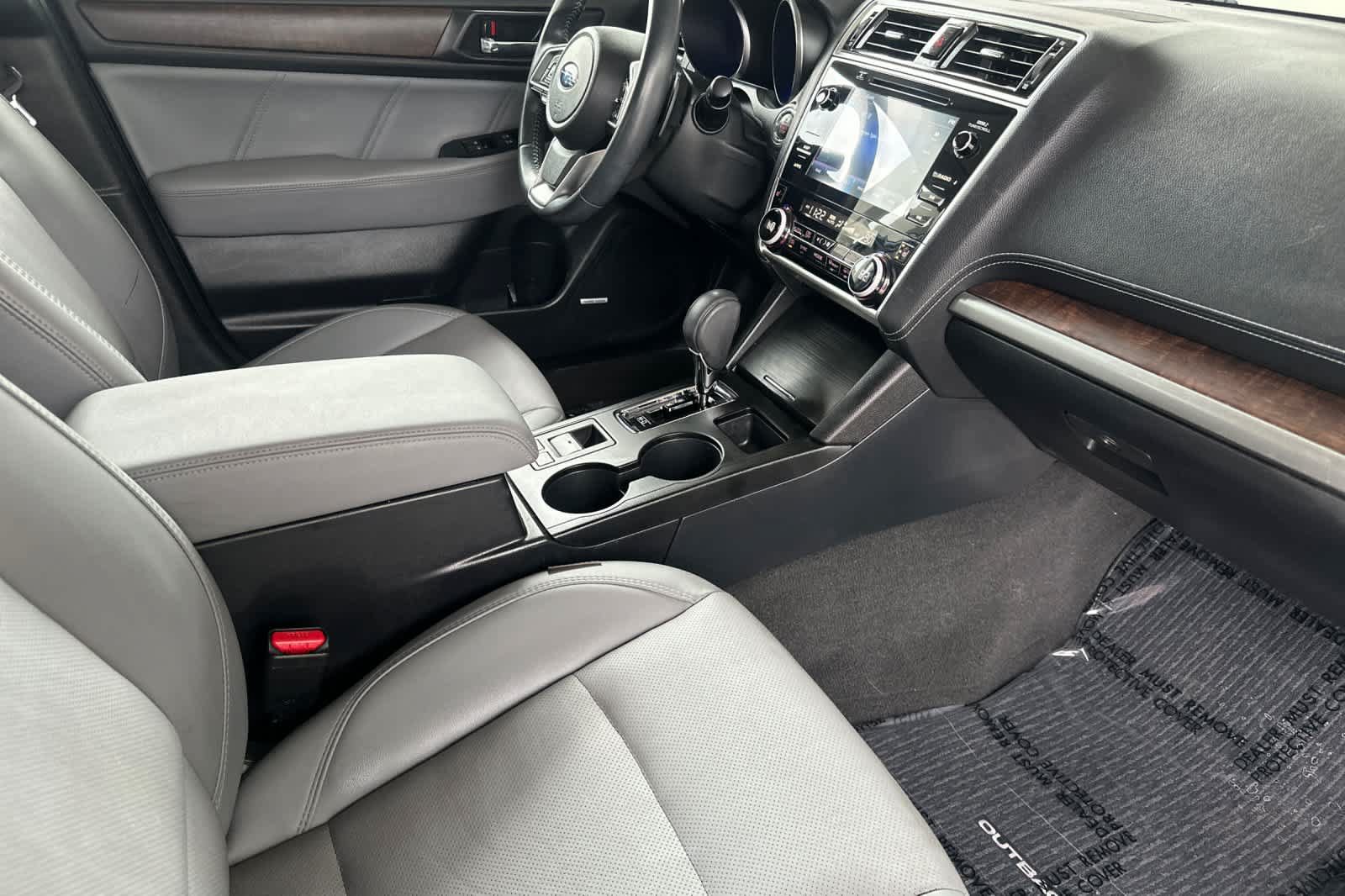 Used 2019 Subaru Outback 3.6R Limited AWD/4WD image 17