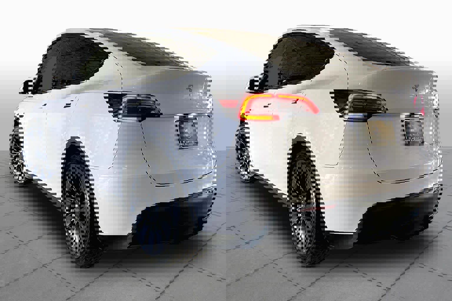 Used 2024 Tesla Model Y Performance image 10