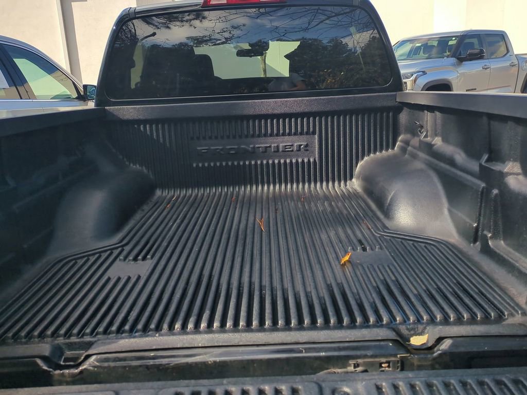 Used 2023 Nissan Frontier SV image 12