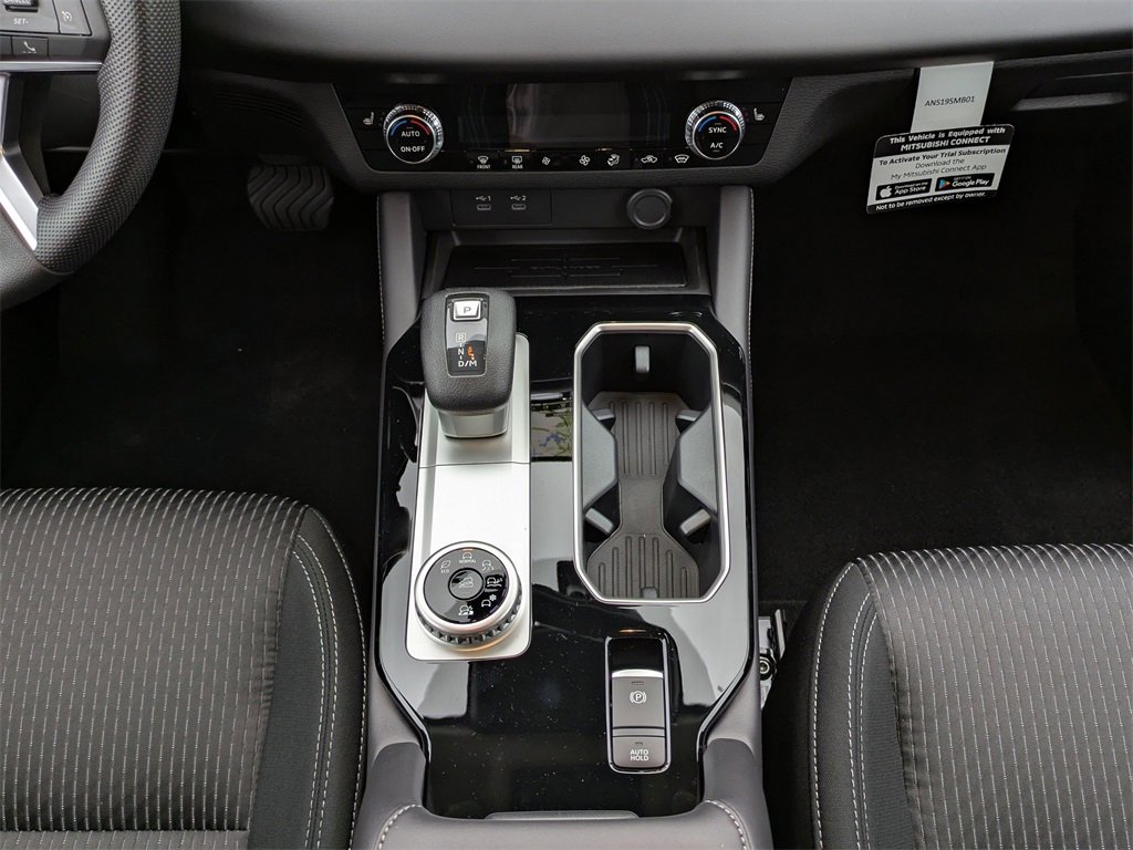 New 2025 Mitsubishi Outlander ES image 18