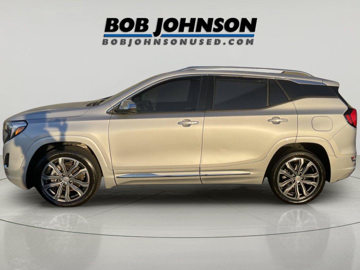 Used 2020 GMC Terrain Denali w/ Denali Premium Package AWD/4WD image 4