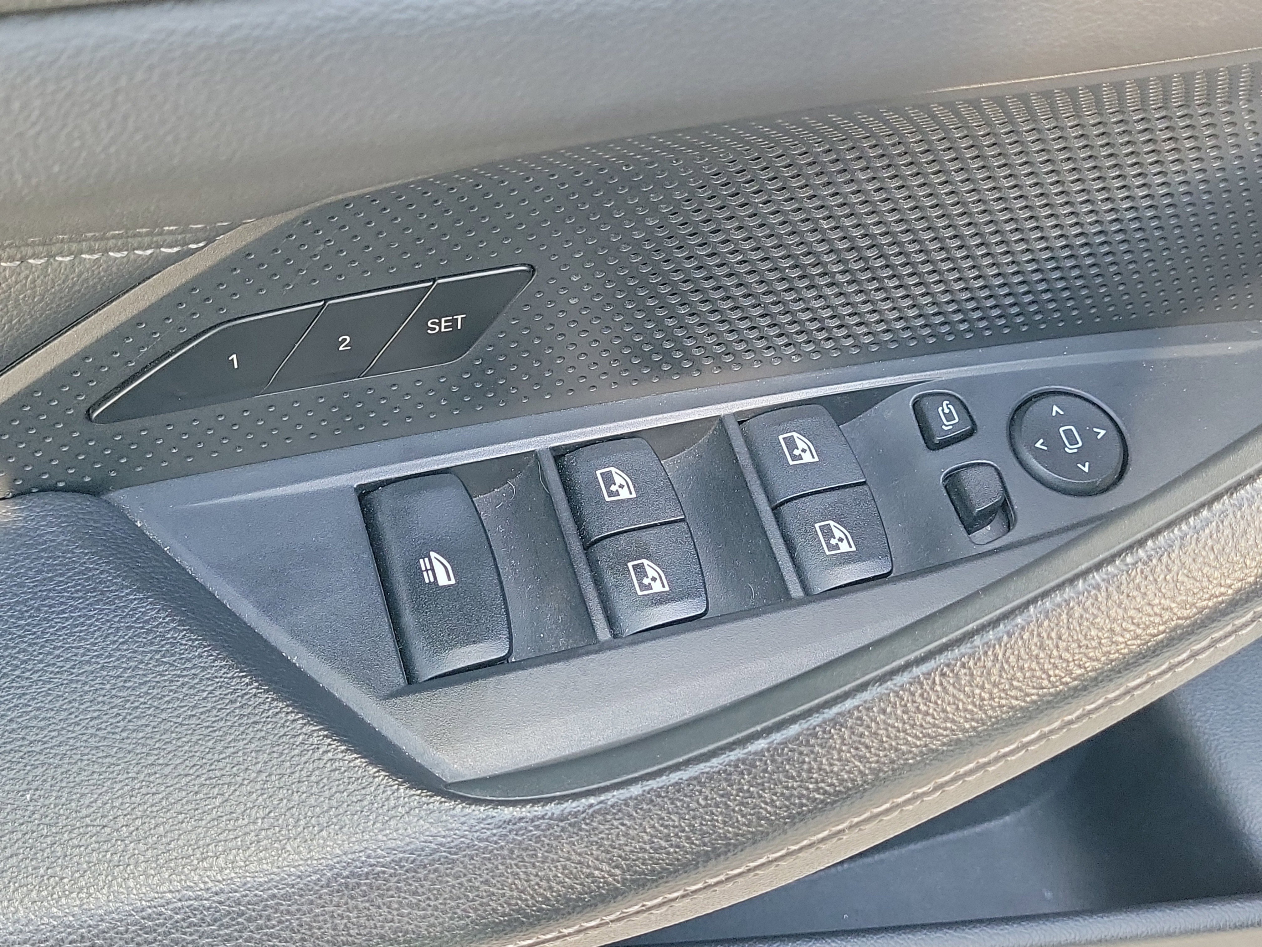 Used 2024 BMW 430i Convertible RWD image 18