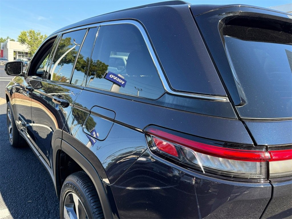 Used 2024 Jeep Grand Cherokee Limited 4xe w/ Luxury Tech Group II image 8