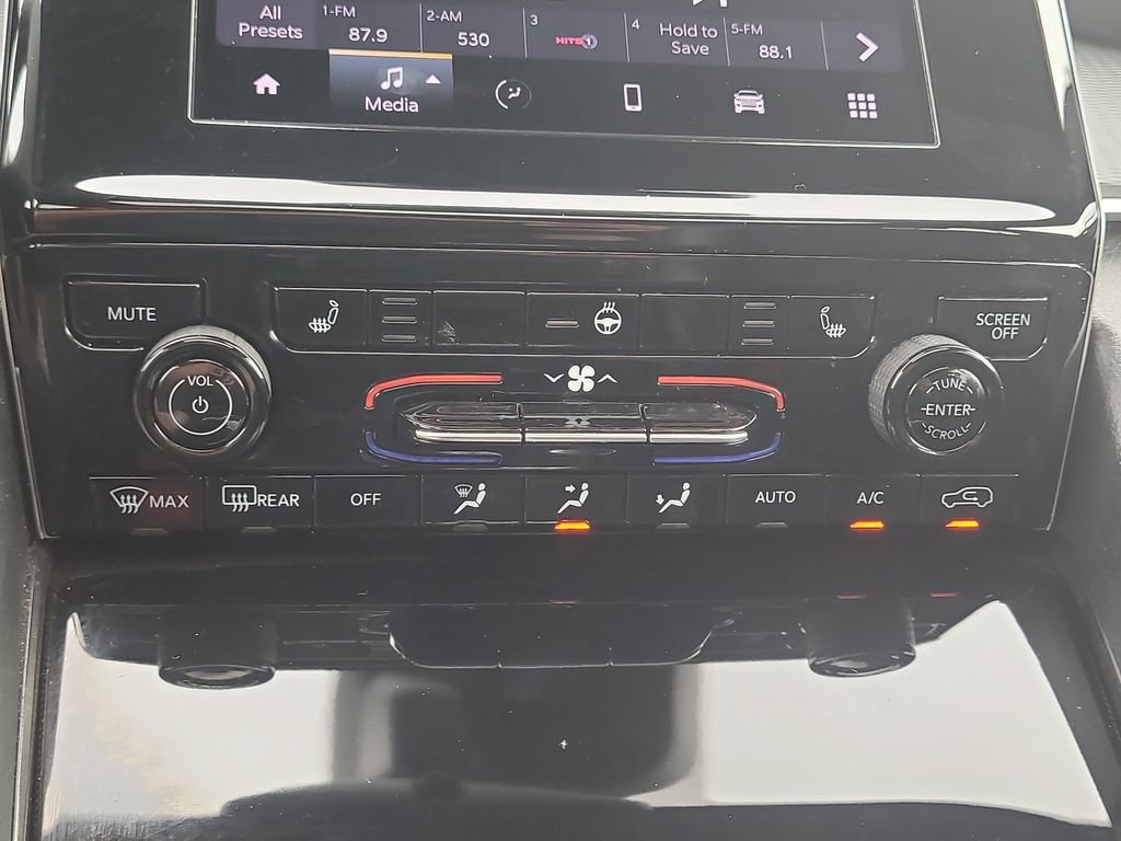 Certified 2024 Jeep Grand Cherokee L Altitude image 25
