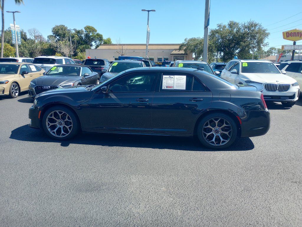 Used 2018 Chrysler 300 S w/ 300S Premium Group RWD image 4