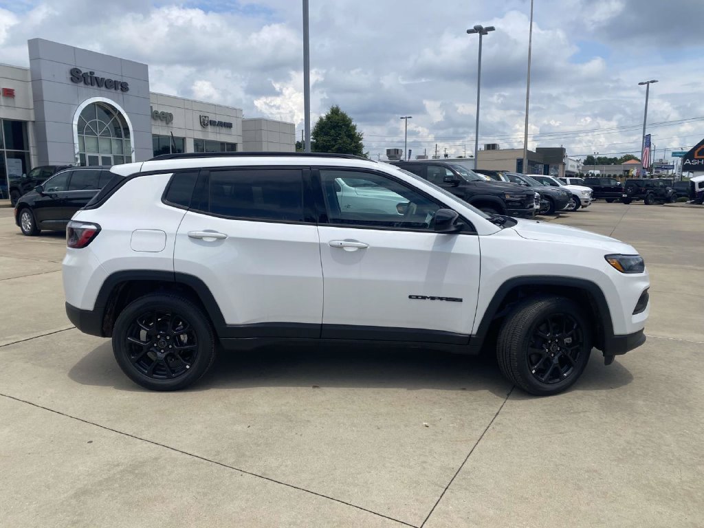 New 2026 Jeep Compass Latitude AWD/4WD image 36