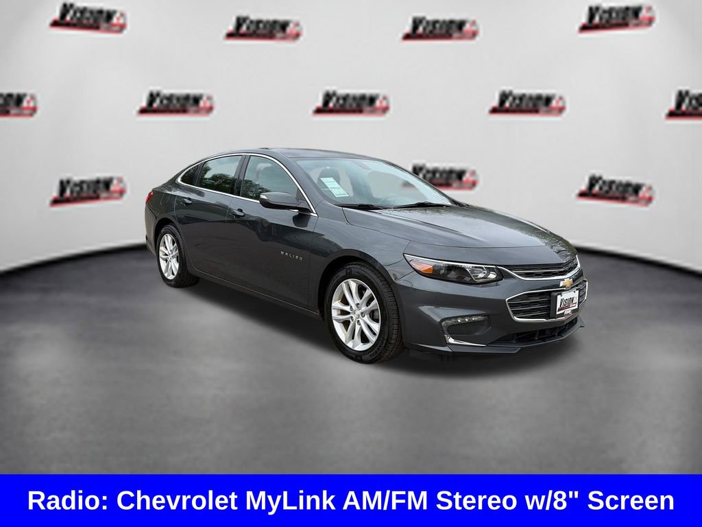 Used 2017 Chevrolet Malibu LT w/ Leather Package FWD image 5