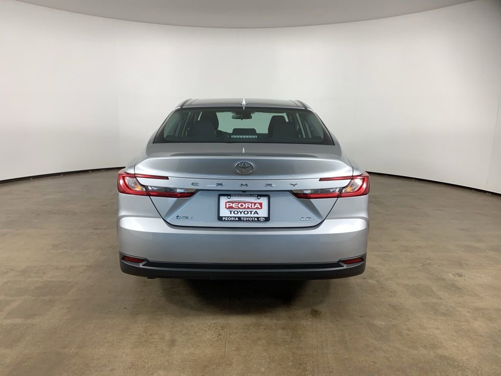 Used 2025 Toyota Camry LE image 10
