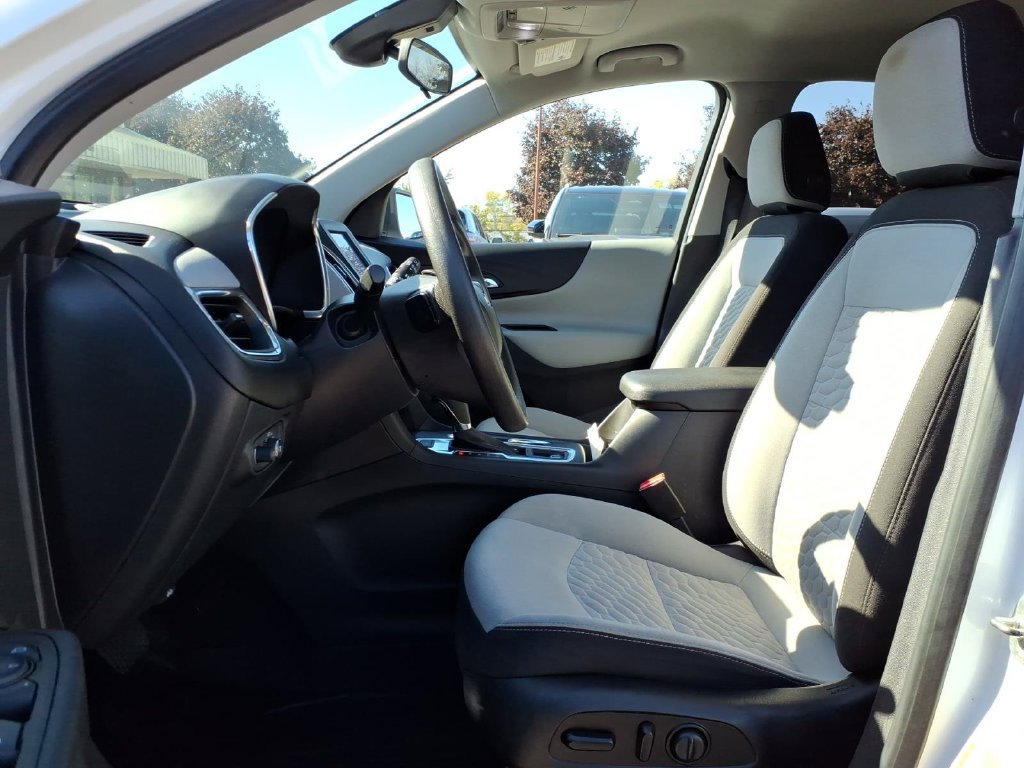 Used 2021 Chevrolet Equinox LS w/ LS Convenience Package AWD/4WD image 16