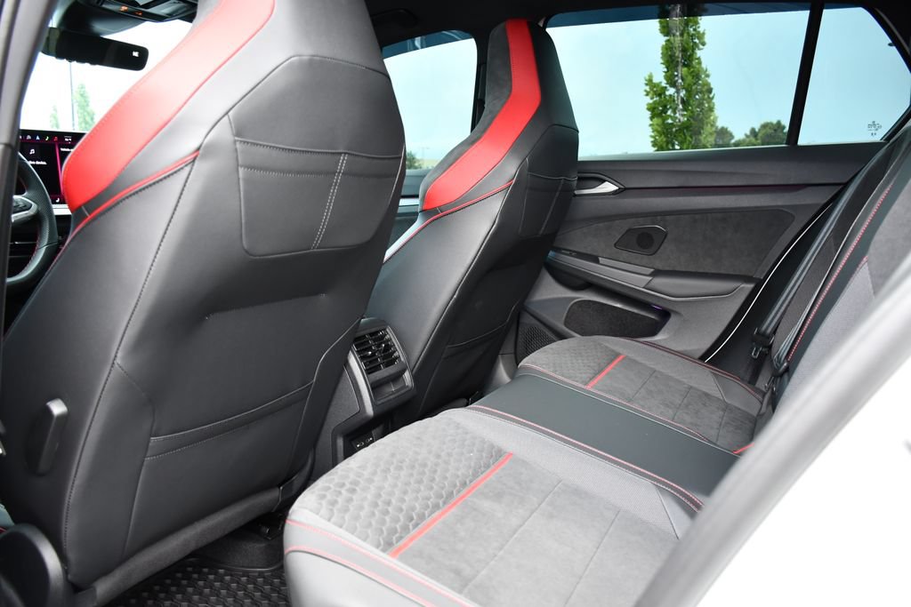 Used 2025 Volkswagen GTI SE FWD image 31