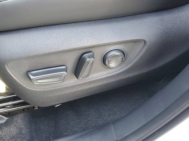 New 2026 Toyota Highlander XLE image 16