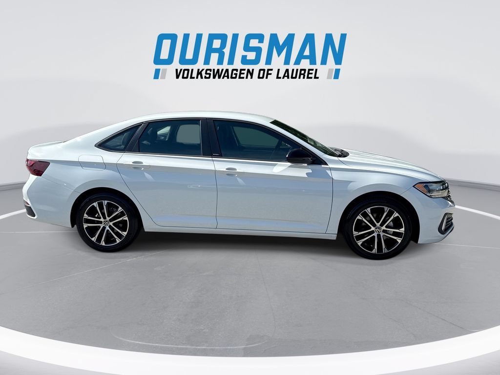Used 2023 Volkswagen Jetta Sport FWD image 9