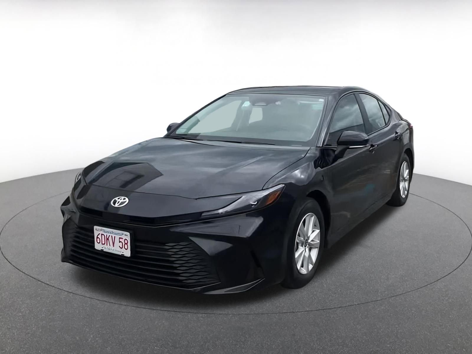 Used 2025 Toyota Camry LE image 7