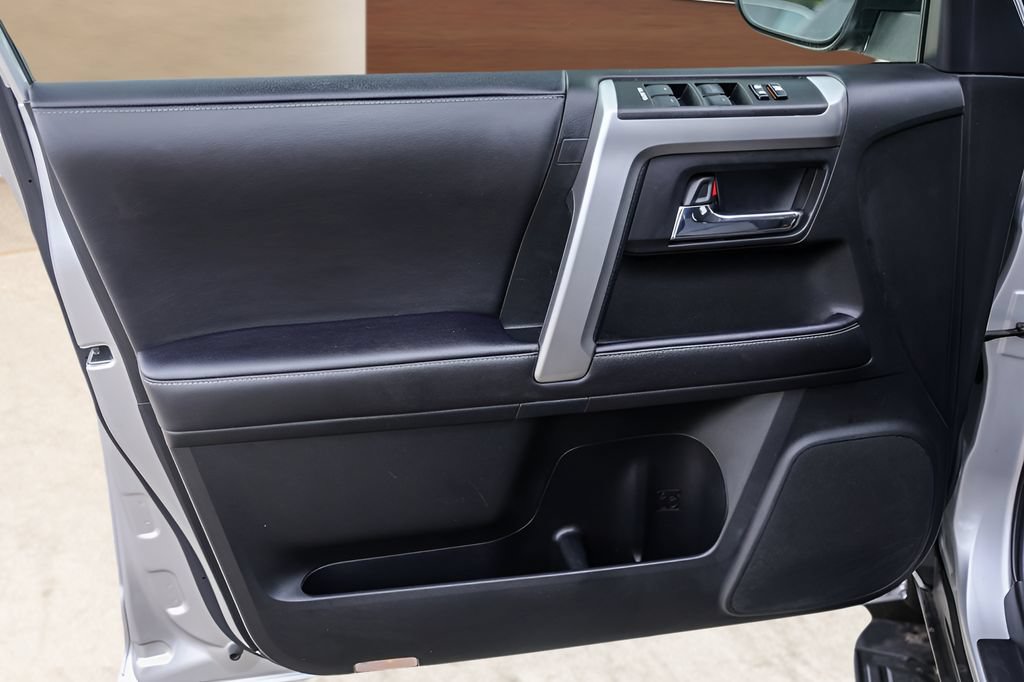 Used 2022 Toyota 4Runner SR5 AWD/4WD image 23