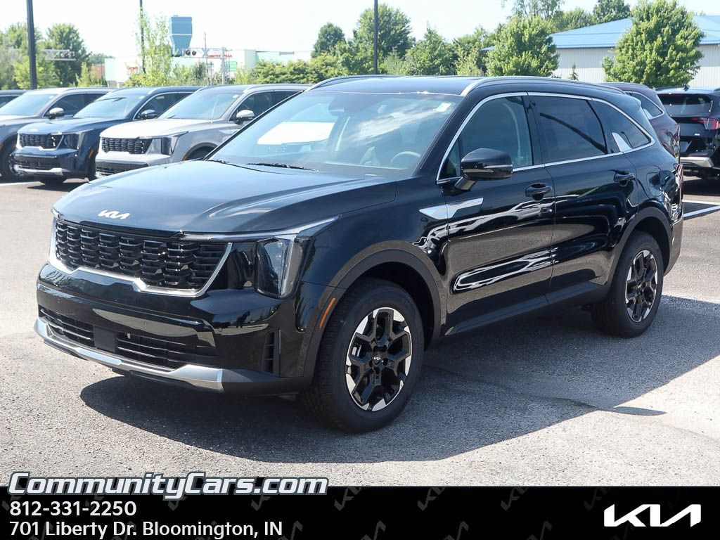 Certified 2025 Kia Sorento S AWD/4WD image 2