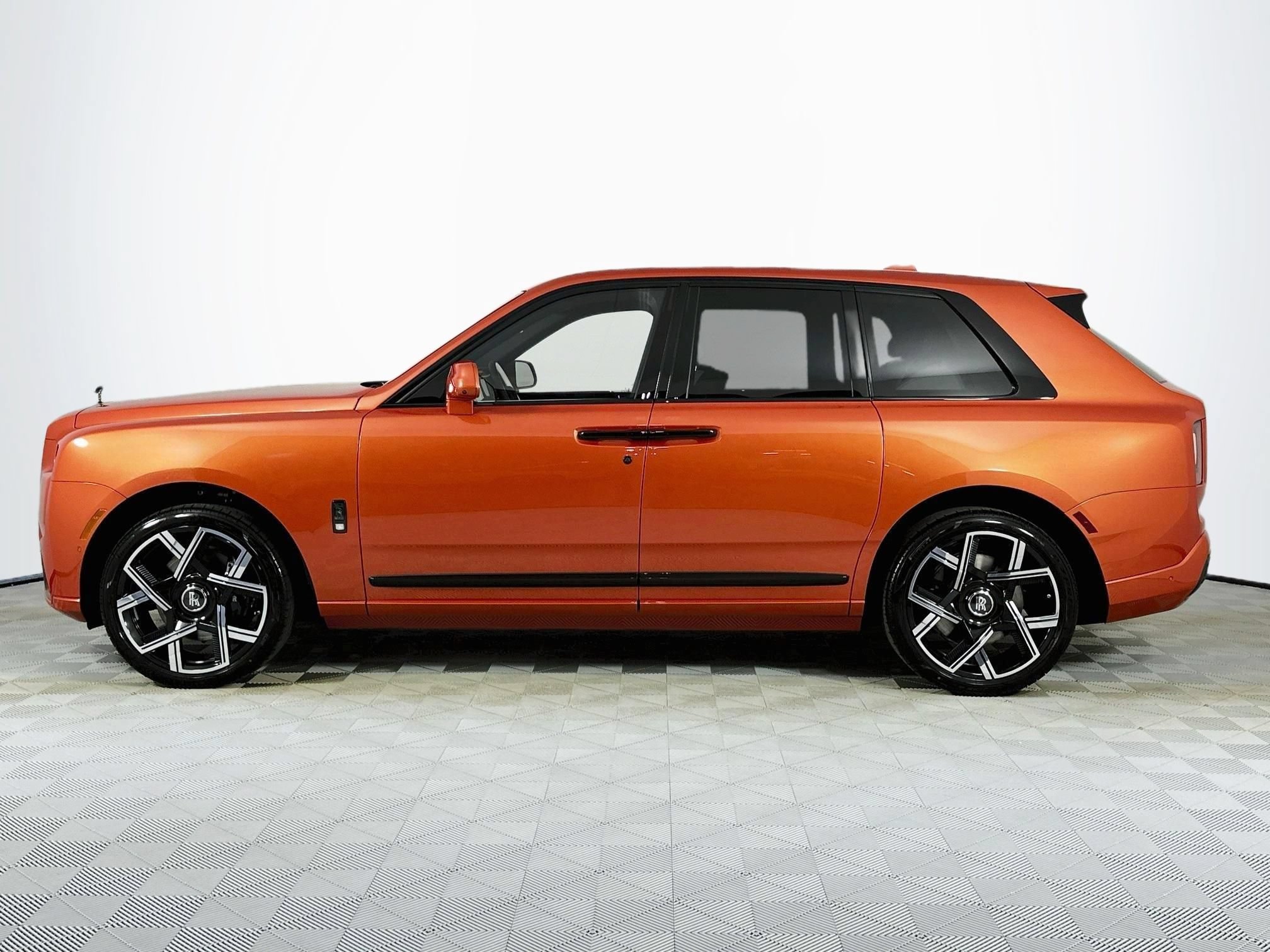 New 2027 Rolls-Royce Cullinan Black Badge AWD/4WD image 3