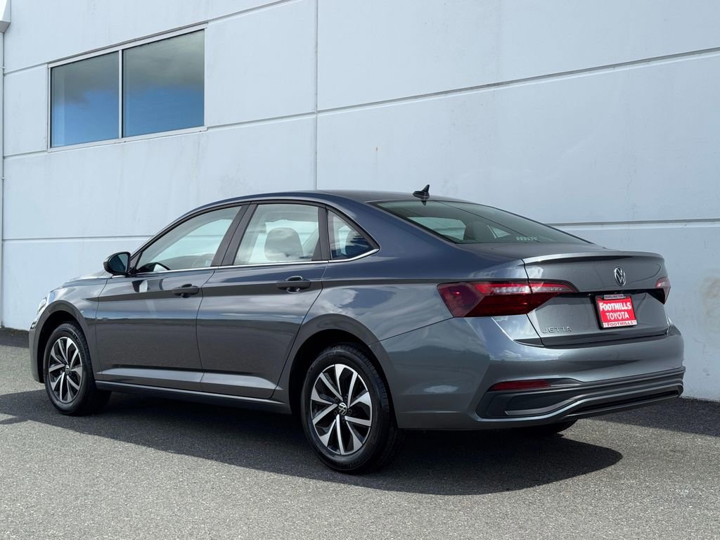 Used 2022 Volkswagen Jetta S image 5