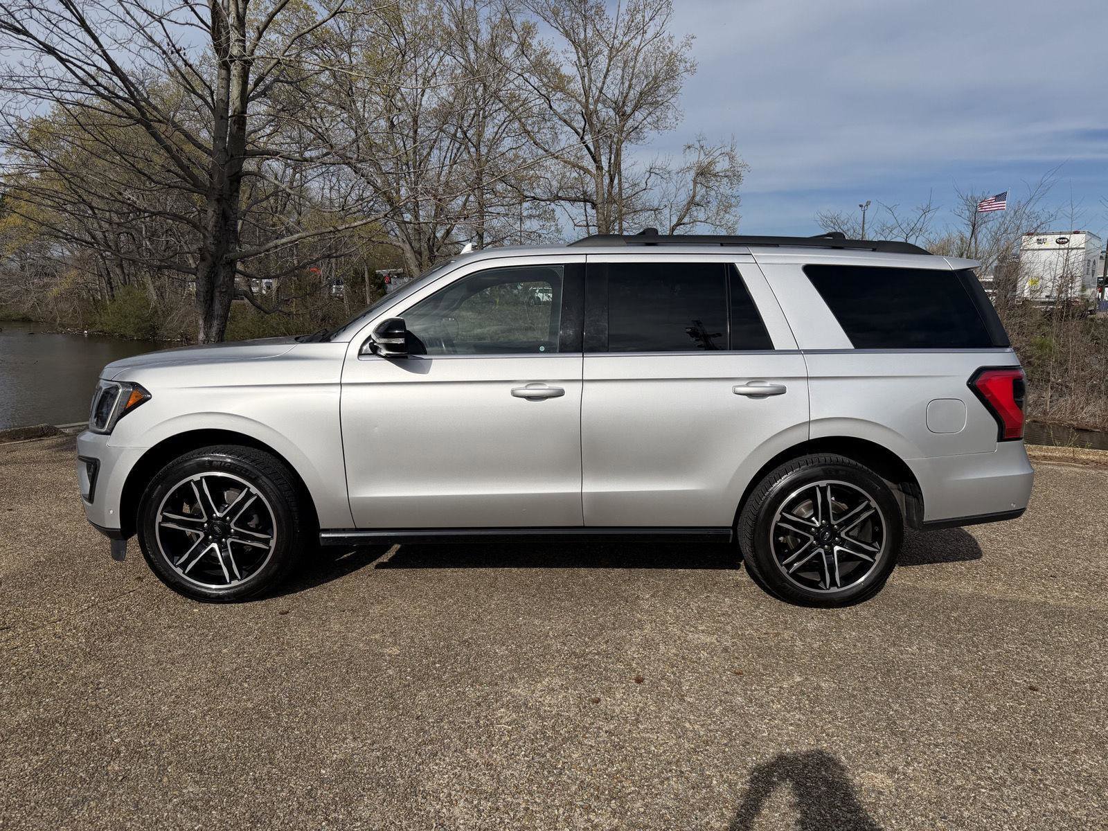 Used 2019 Ford Expedition Limited w/ Equipment Group 303A image 6
